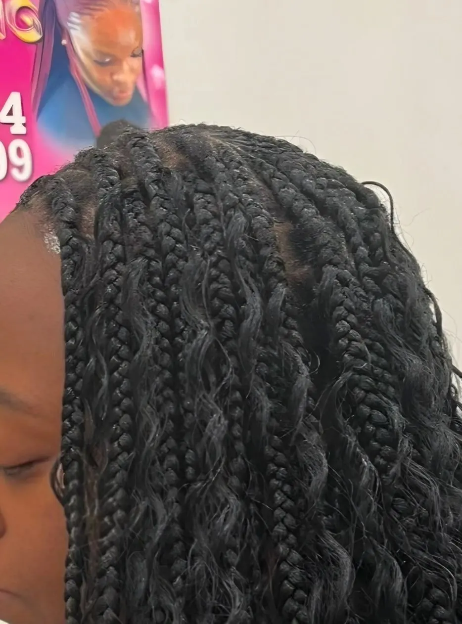 Hair braiding look 2 from the Bamba gallery